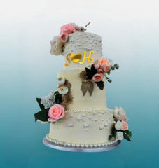 Tiered cake ready to travel